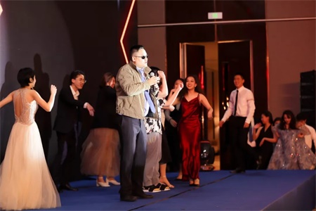 學(xué)生表演
