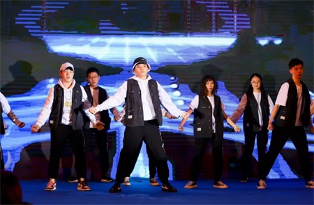 學(xué)生表演
