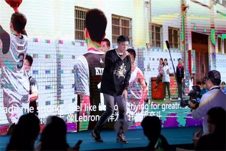學(xué)生表演